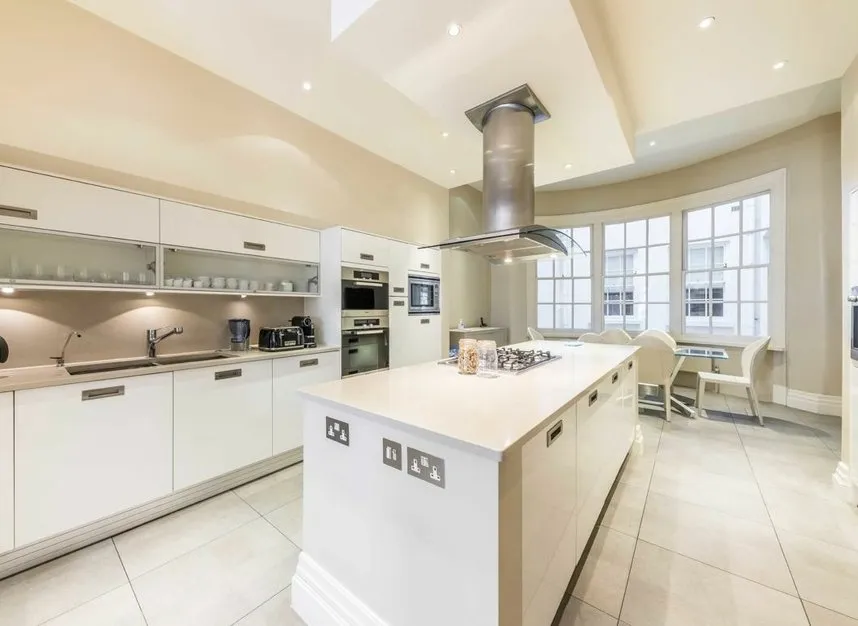 Upper Grosvenor Street, Mayfair, W1K, photo 3