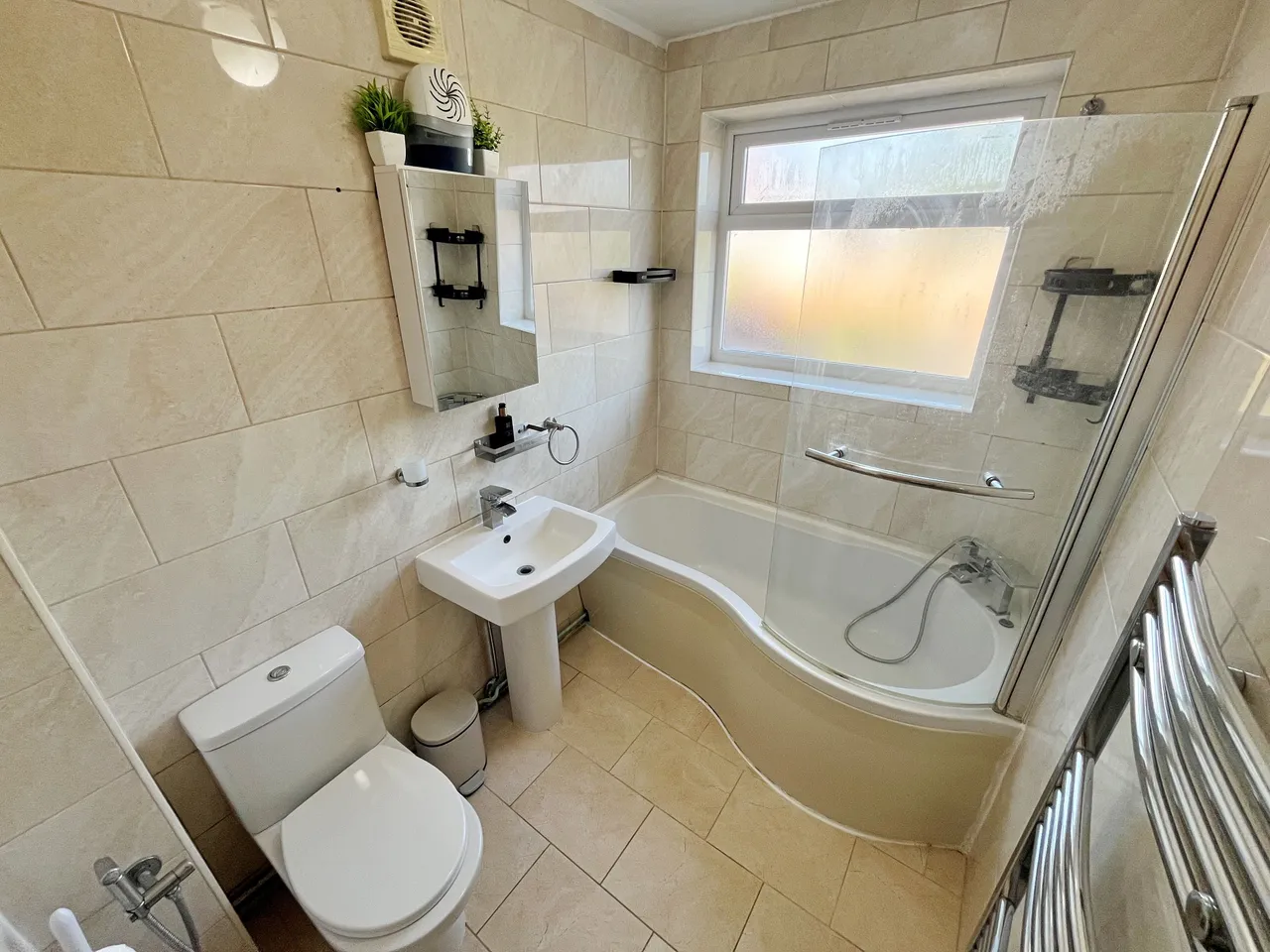 Portland Crescent, Greenford, UB6, photo 4