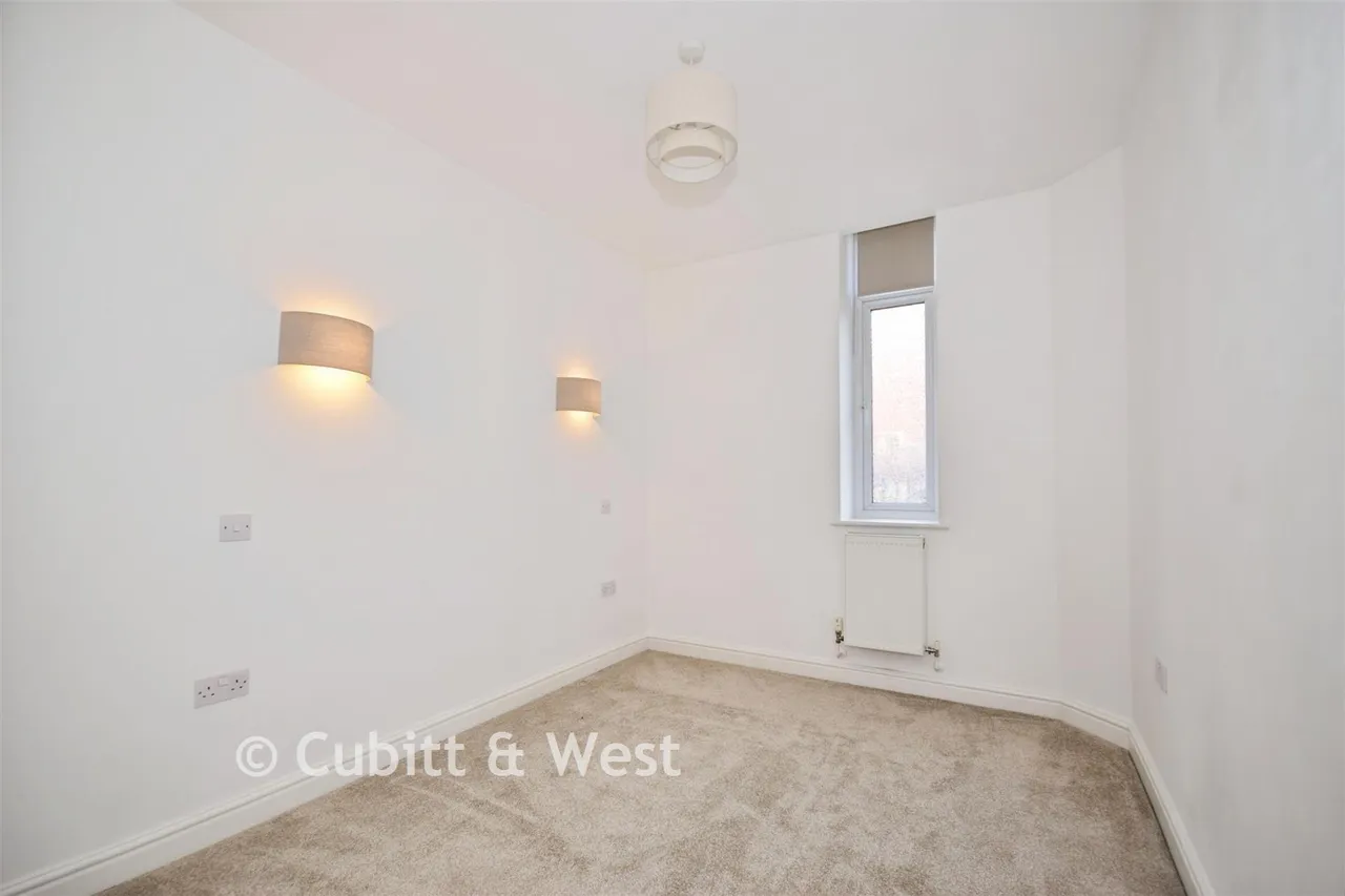 Wood Street, East Grinstead, RH19, photo 6