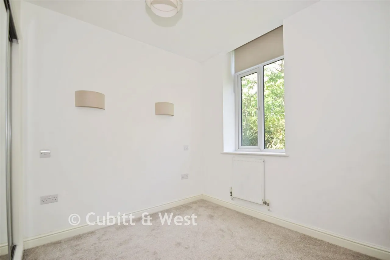 Wood Street, East Grinstead, RH19, photo 7