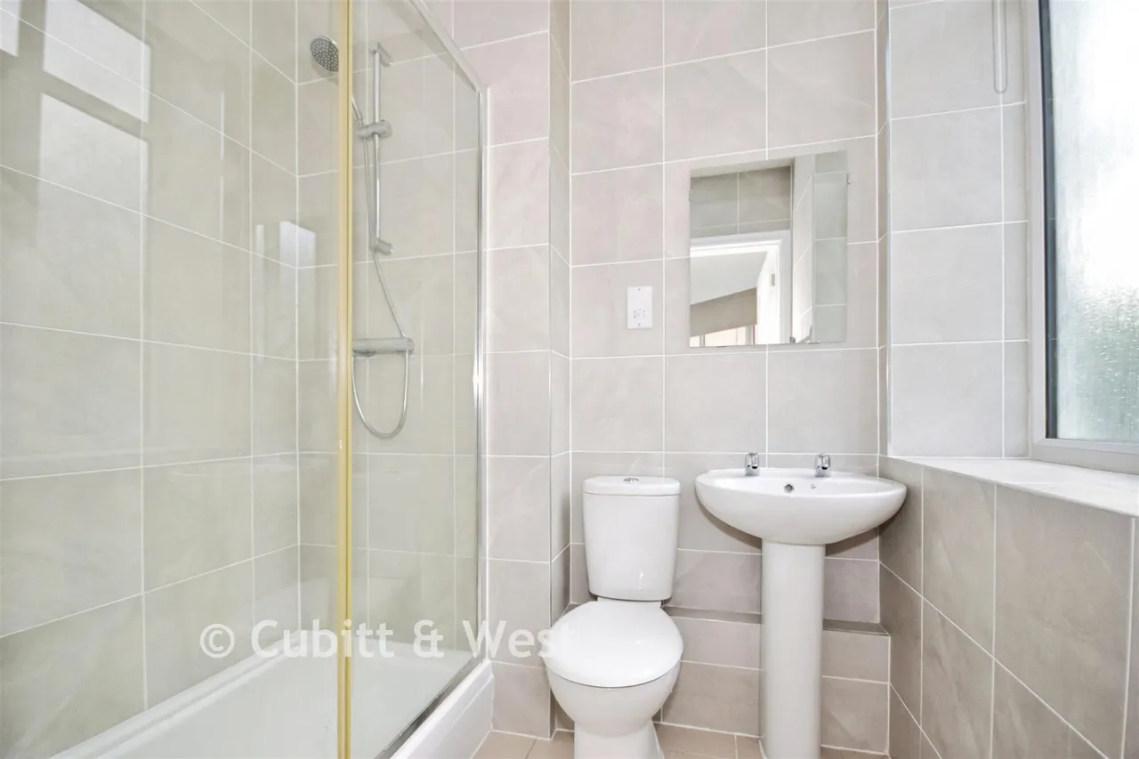 Wood Street, East Grinstead, RH19, photo 5