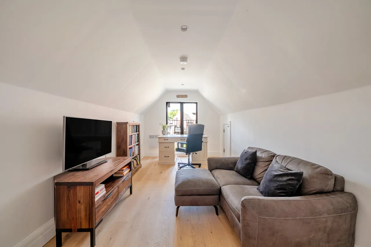 Barons Drive, Cranleigh, GU6, photo 15