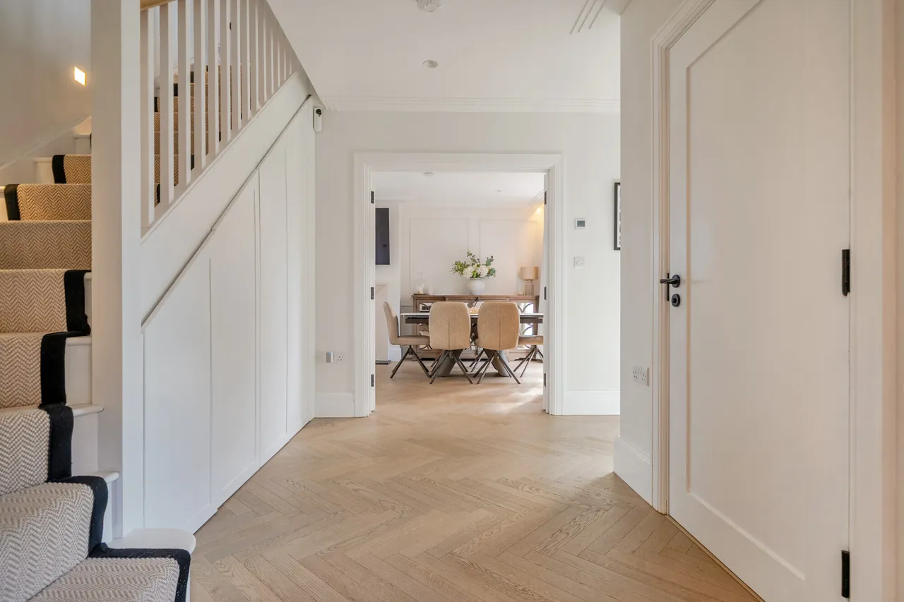 Barons Drive, Cranleigh, GU6, photo 4