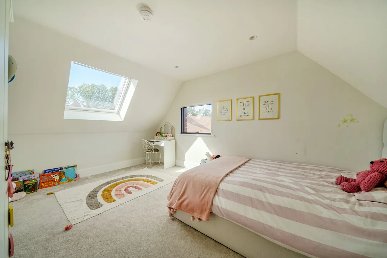 Barons Drive, Cranleigh, GU6, photo 10