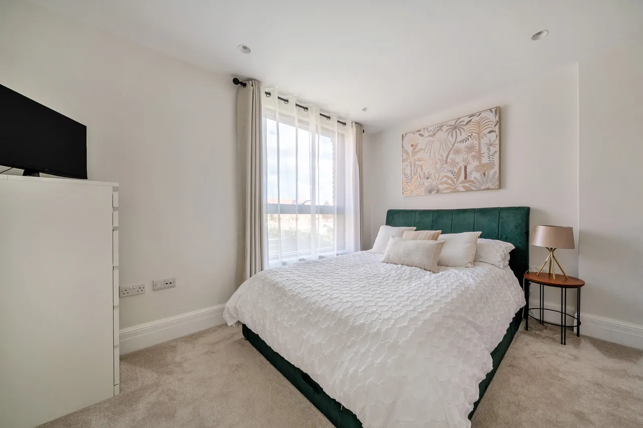 Barons Drive, Cranleigh, GU6, photo 9