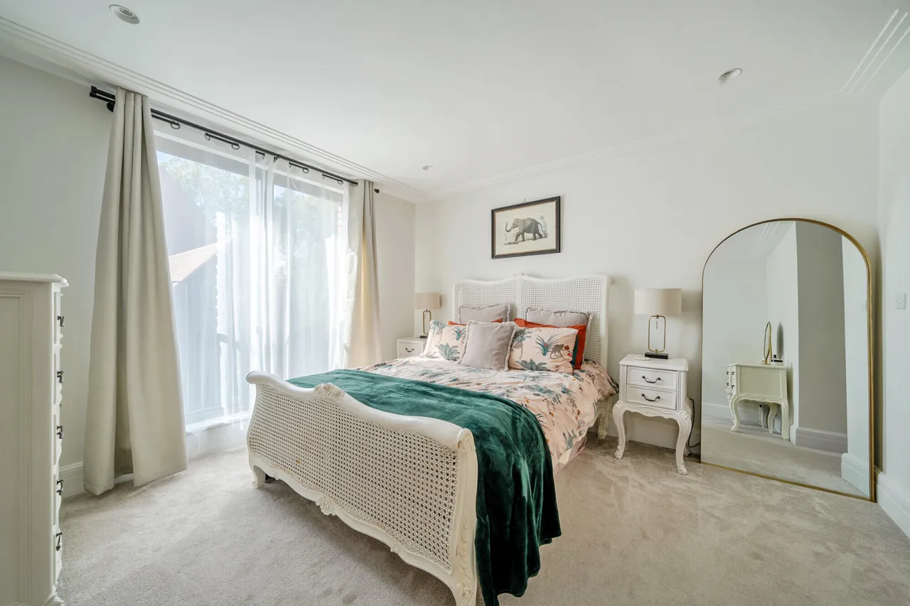 Barons Drive, Cranleigh, GU6, photo 8