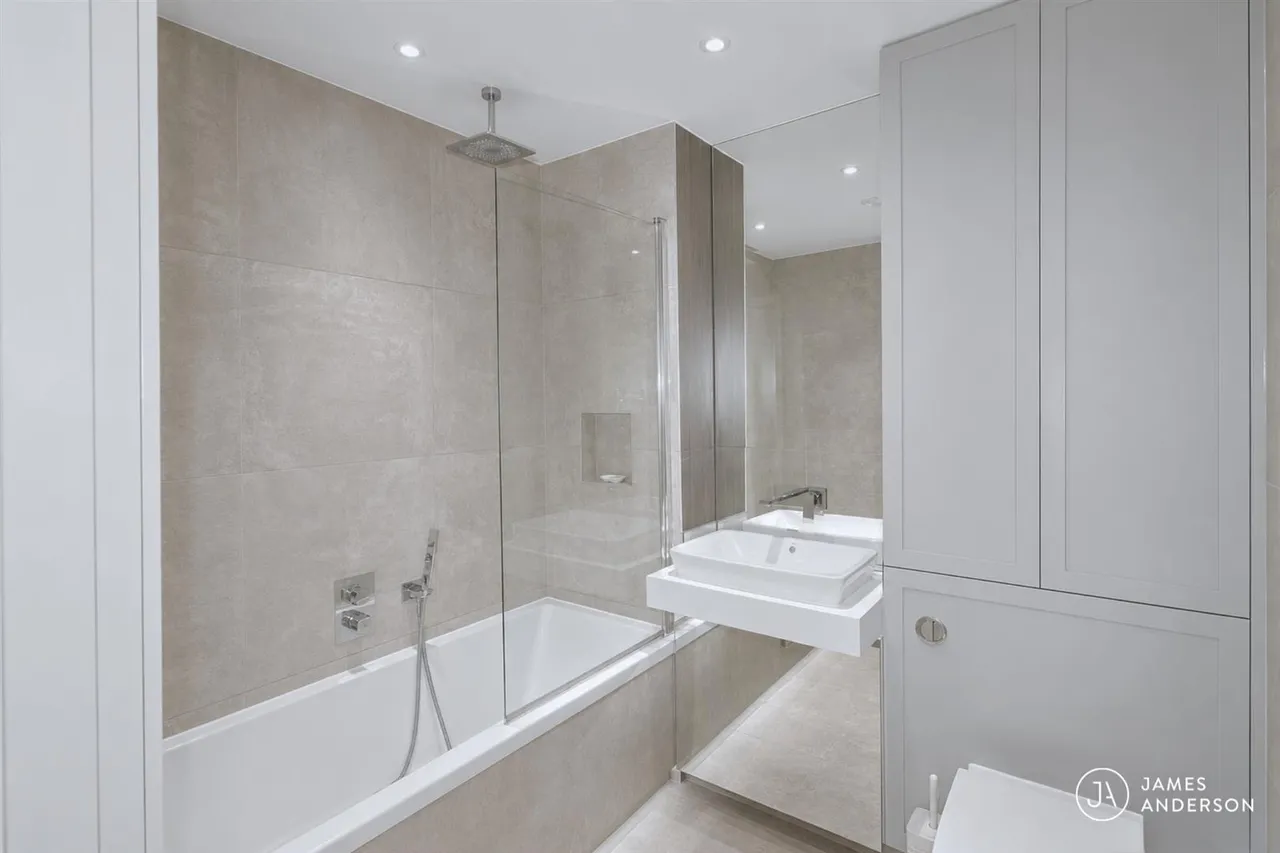 Upper Richmond Road, London, SW15, photo 7