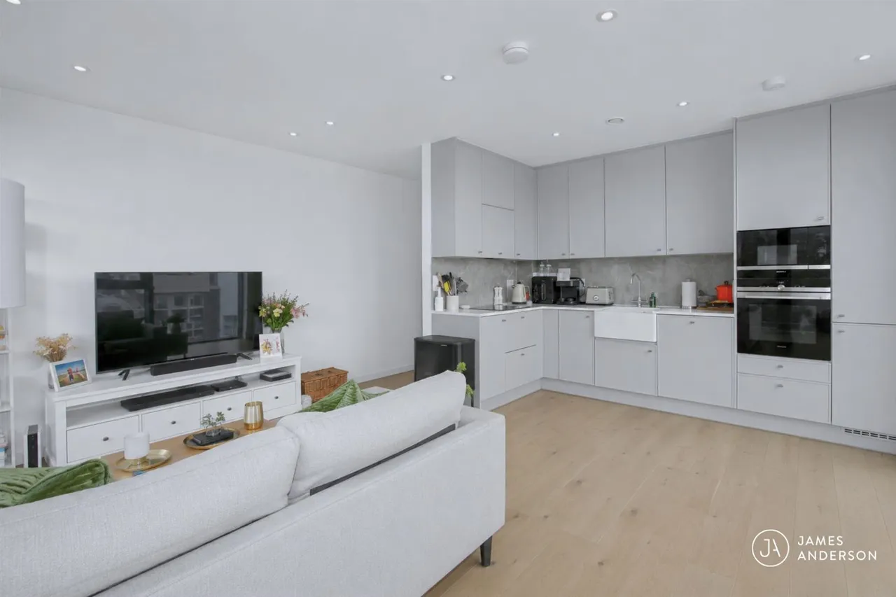 Upper Richmond Road, London, SW15, photo 4