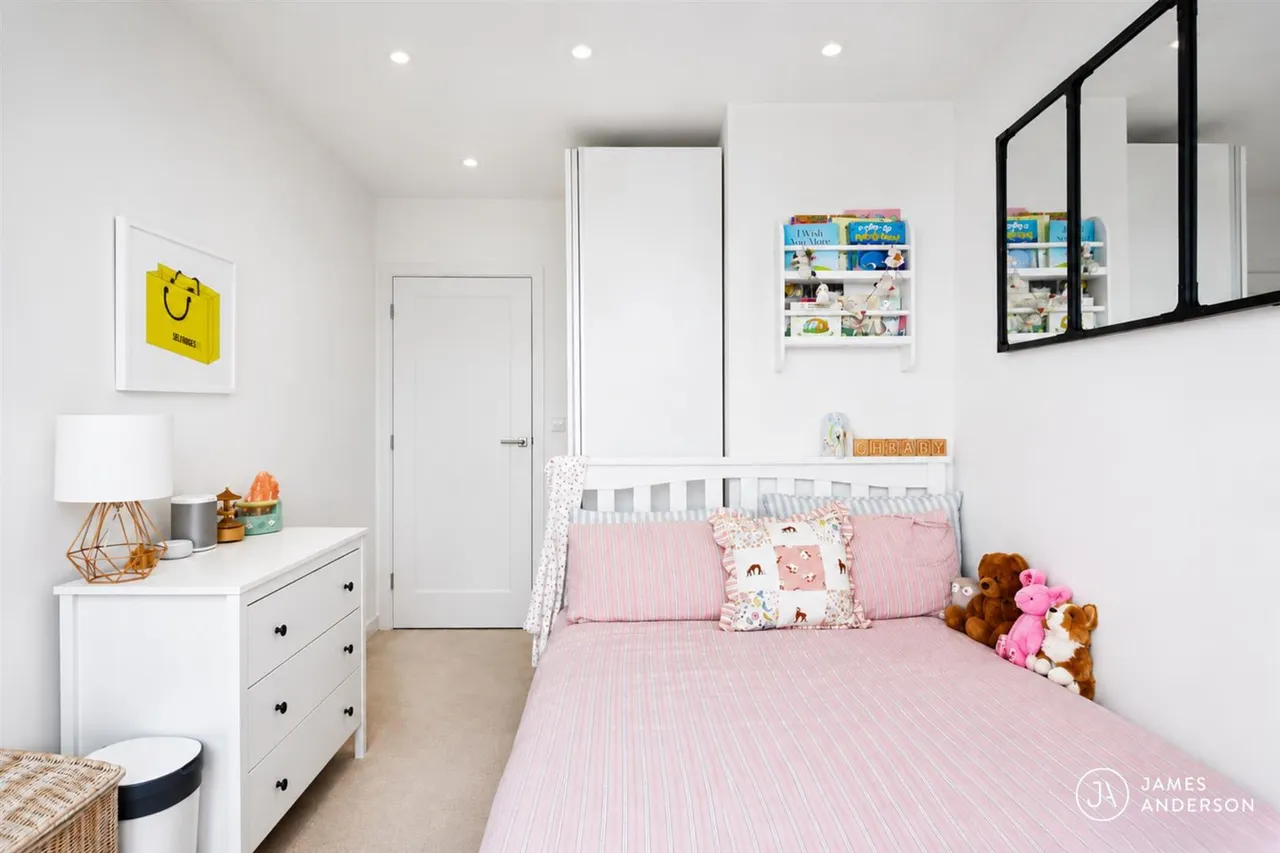 Upper Richmond Road, London, SW15, photo 8