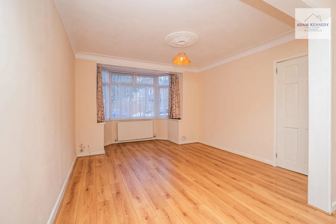 5 Salmons Road, London, N9 7JT, photo 7