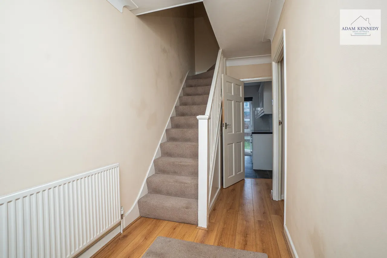 5 Salmons Road, London, N9 7JT, photo 14