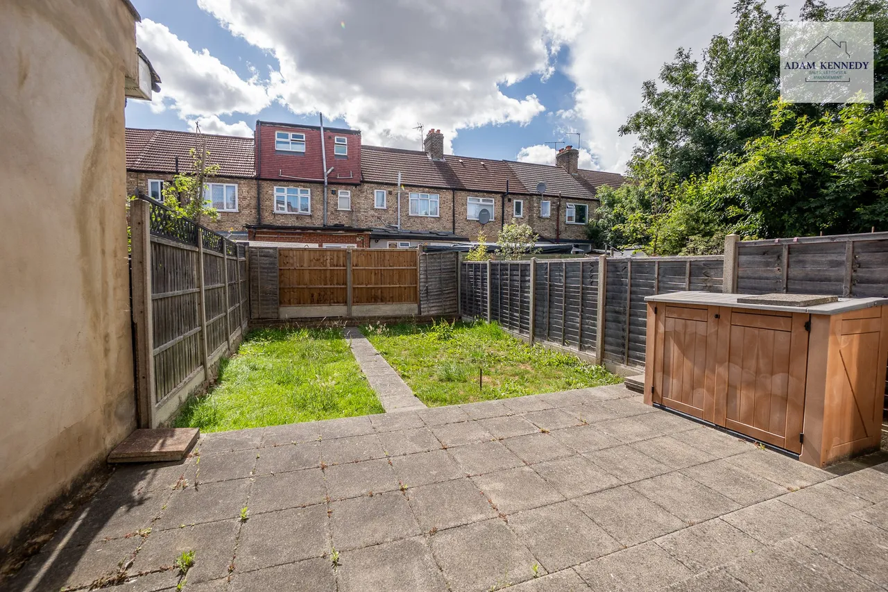 5 Salmons Road, London, N9 7JT, photo 12
