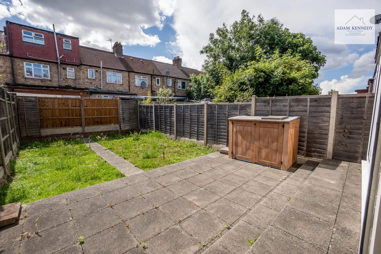 5 Salmons Road, London, N9 7JT, photo 11