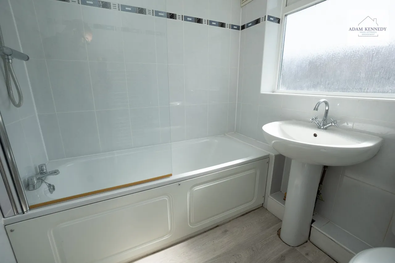 5 Salmons Road, London, N9 7JT, photo 16