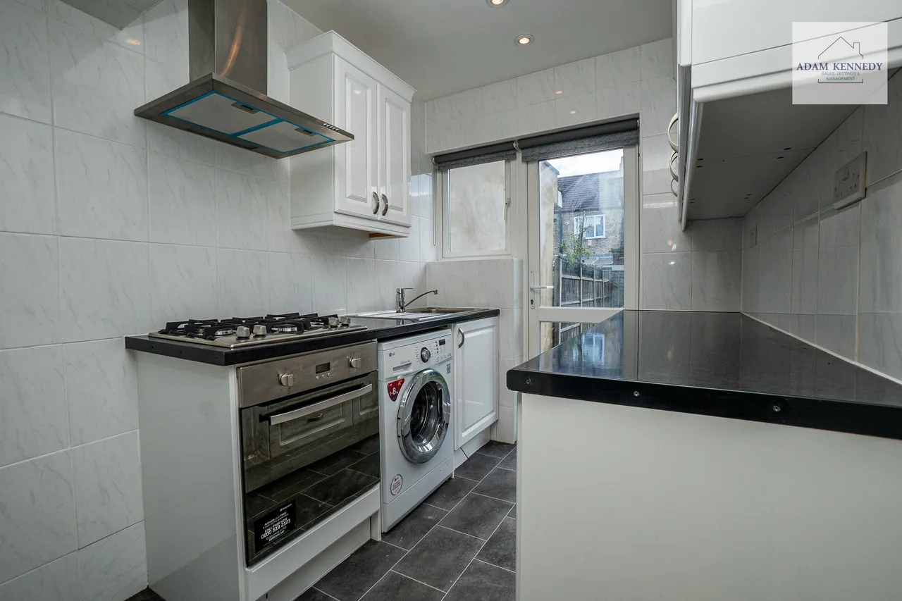 5 Salmons Road, London, N9 7JT, photo 8