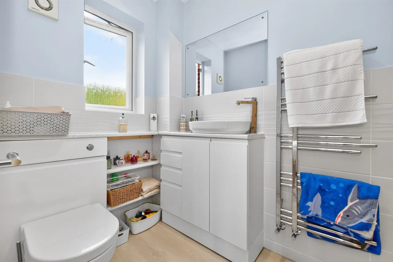 Clos Ysgallen Cardiff, CF15, photo 16