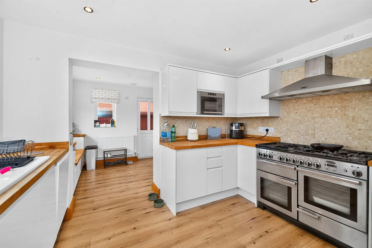 Clos Ysgallen Cardiff, CF15, photo 6