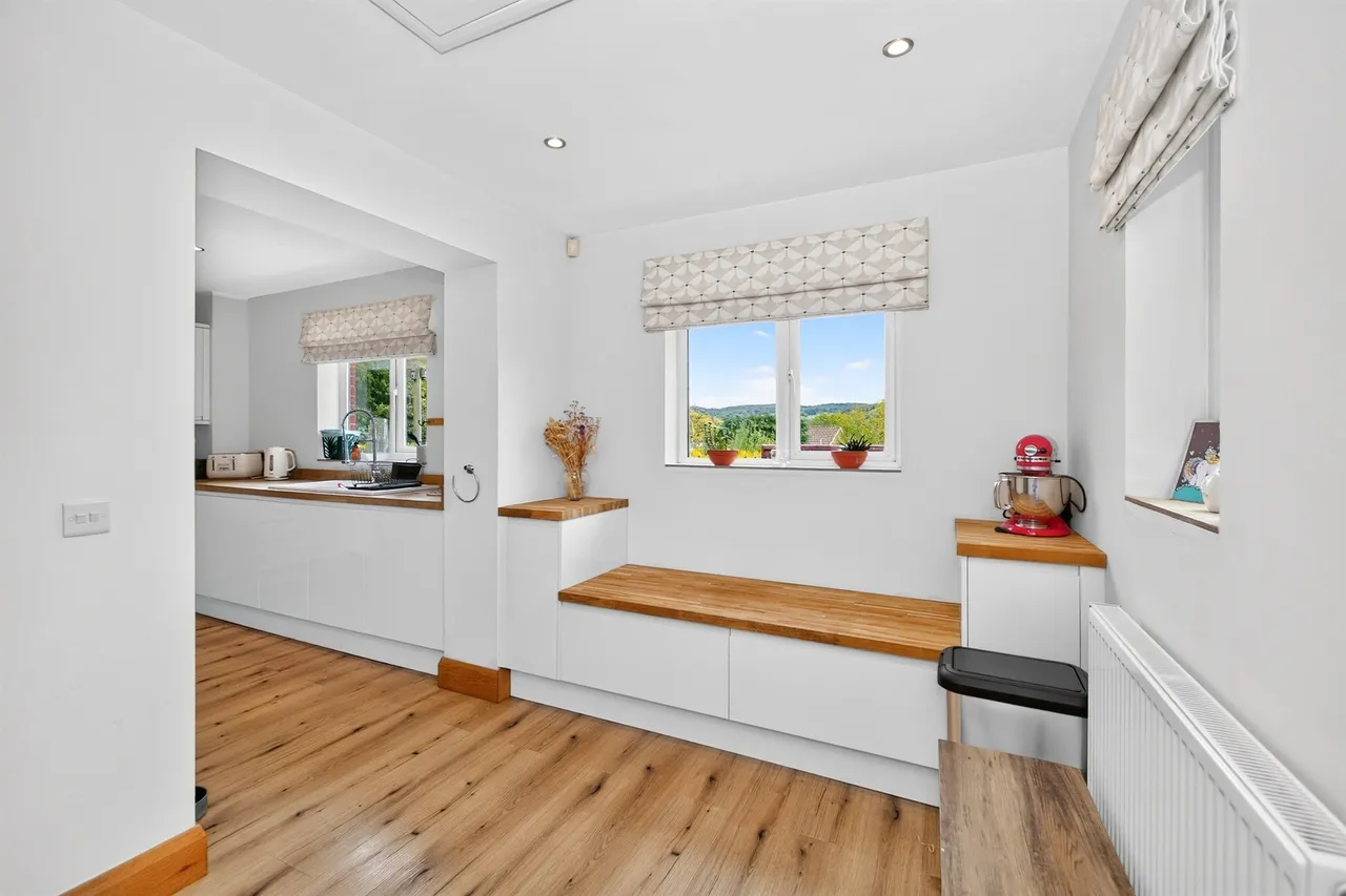 Clos Ysgallen Cardiff, CF15, photo 32