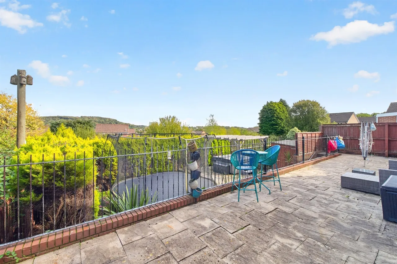 Clos Ysgallen Cardiff, CF15, photo 27