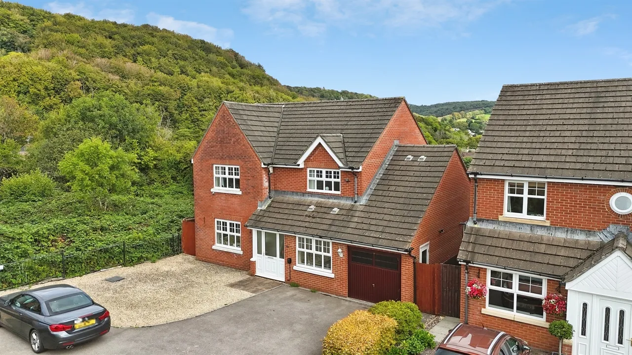 Clos Ysgallen Cardiff, CF15, photo 25
