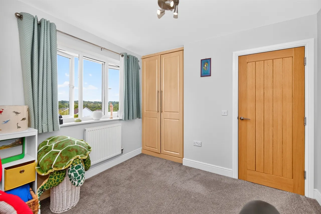 Clos Ysgallen Cardiff, CF15, photo 17
