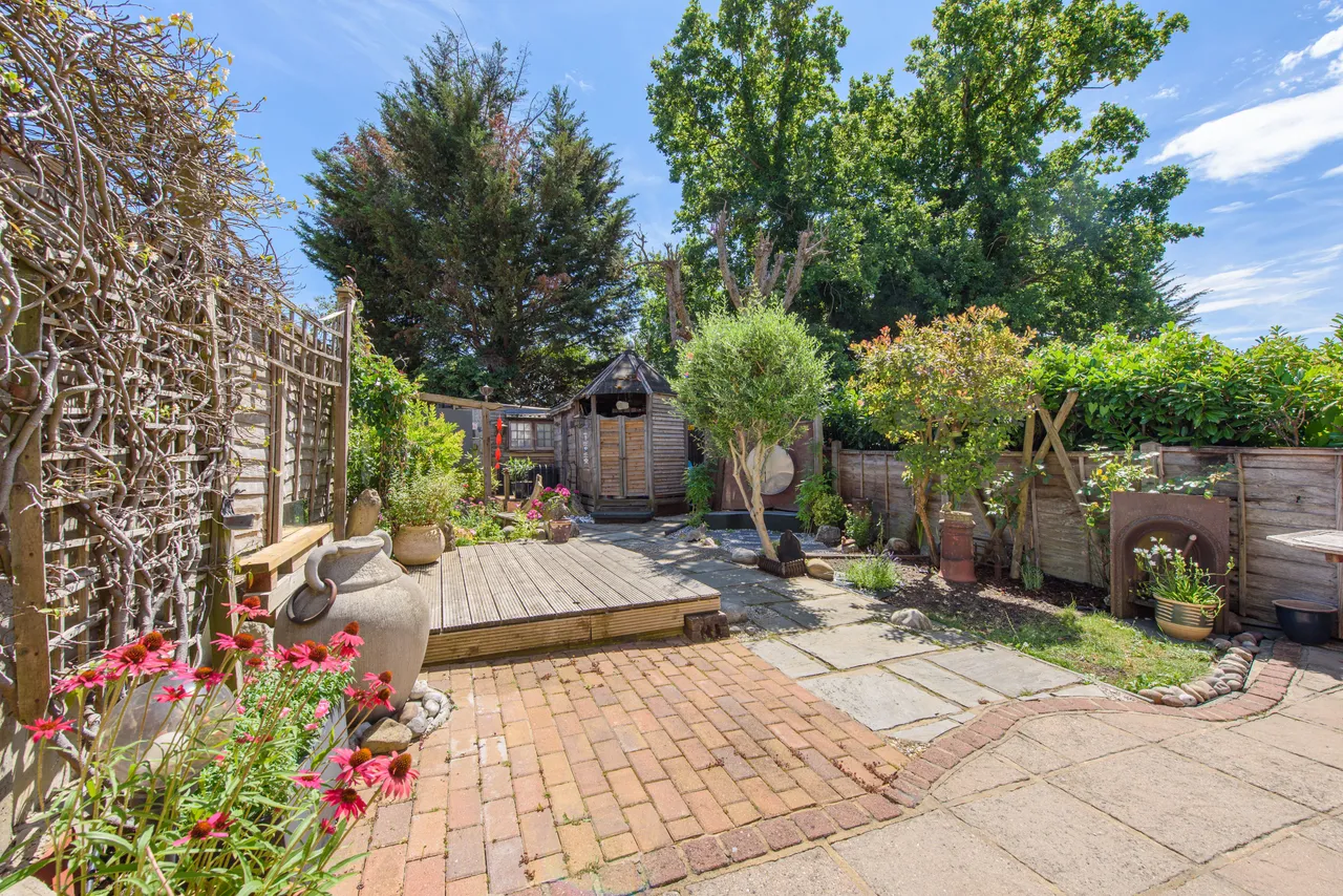 113 Woodstock Avenue, London, photo 4