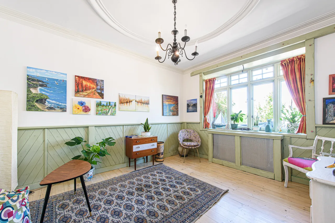 113 Woodstock Avenue, London, photo 2