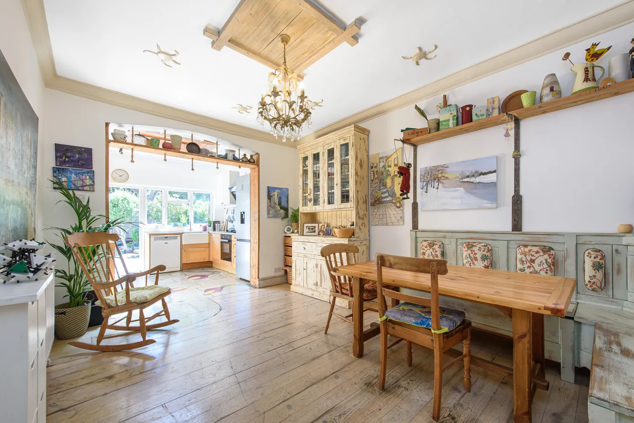 113 Woodstock Avenue, London, photo 3