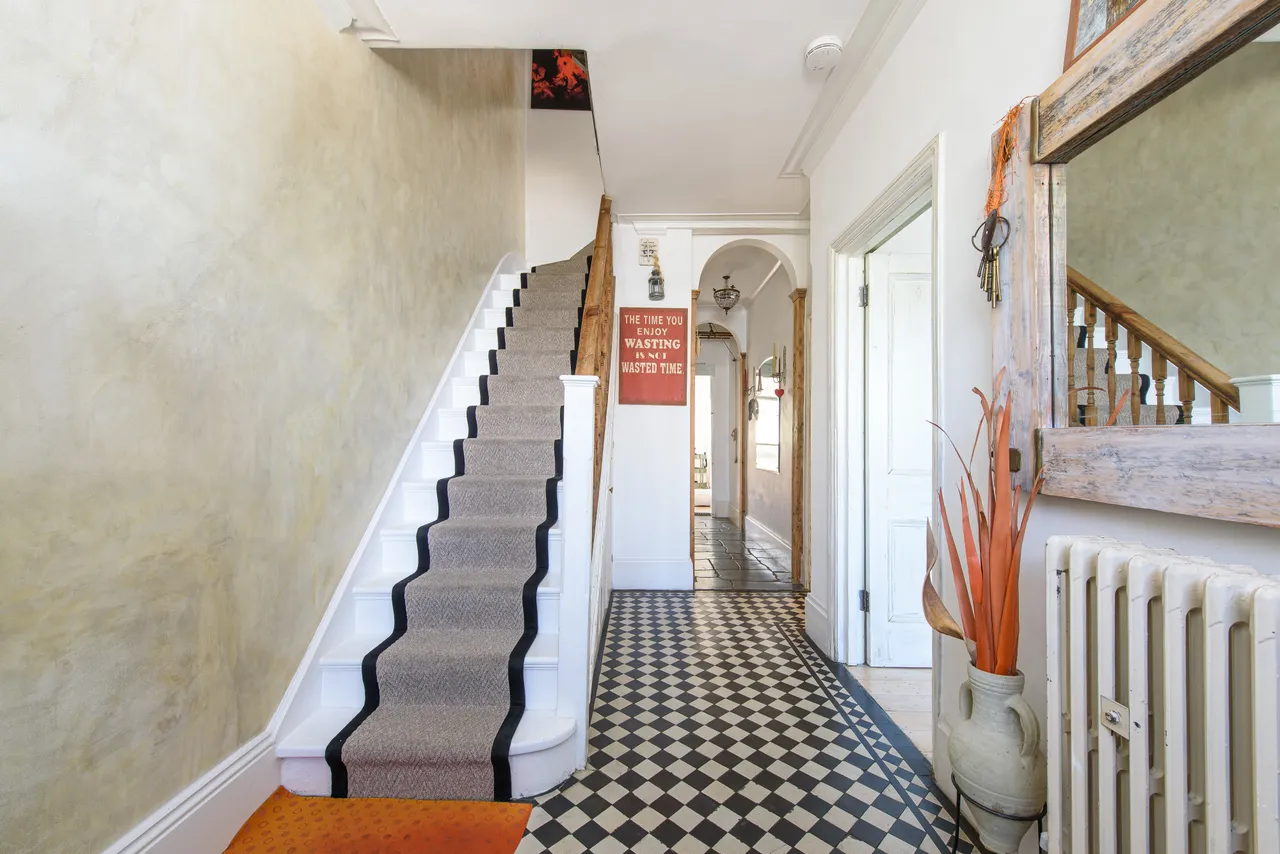 113 Woodstock Avenue, London, photo 6