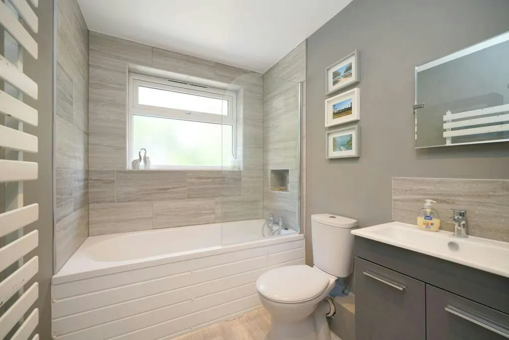 Wood End, Park Street, AL2, photo 15