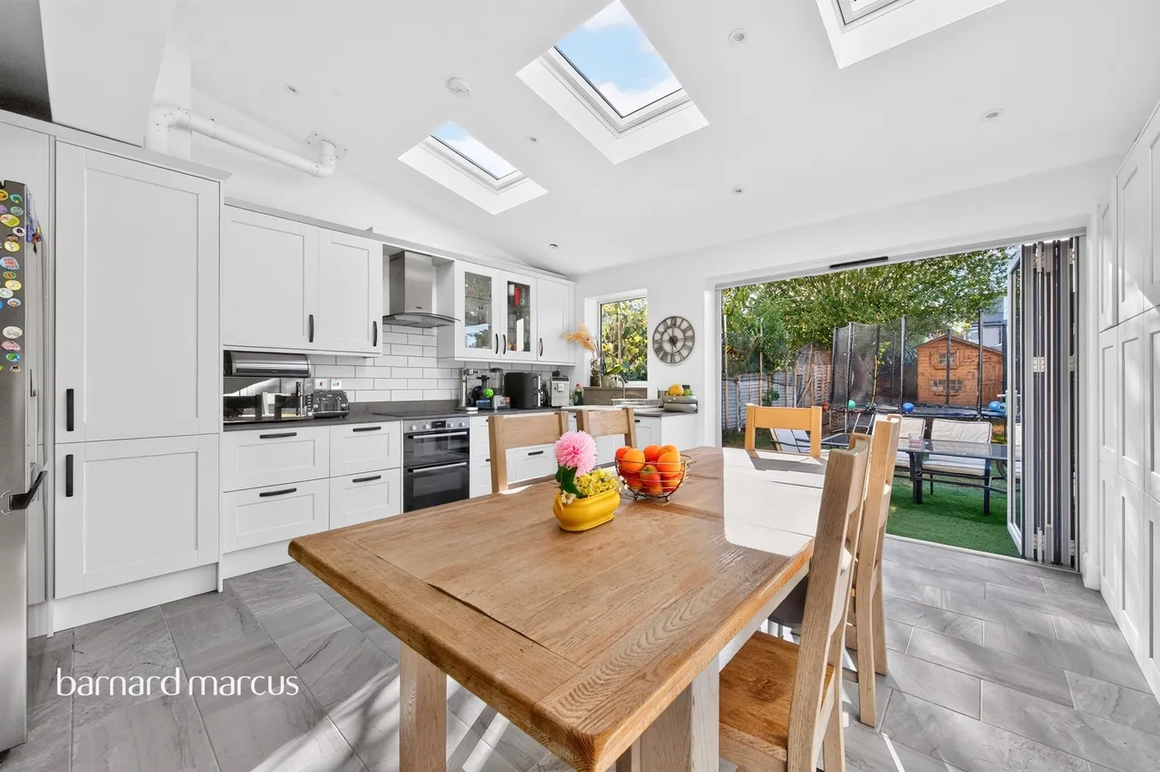 Bridgewood Road, Worcester Park, photo 2