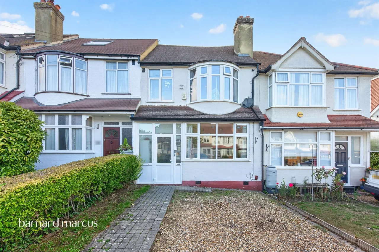 3 bed house for sale — Bridgewood Road, Worcester Park