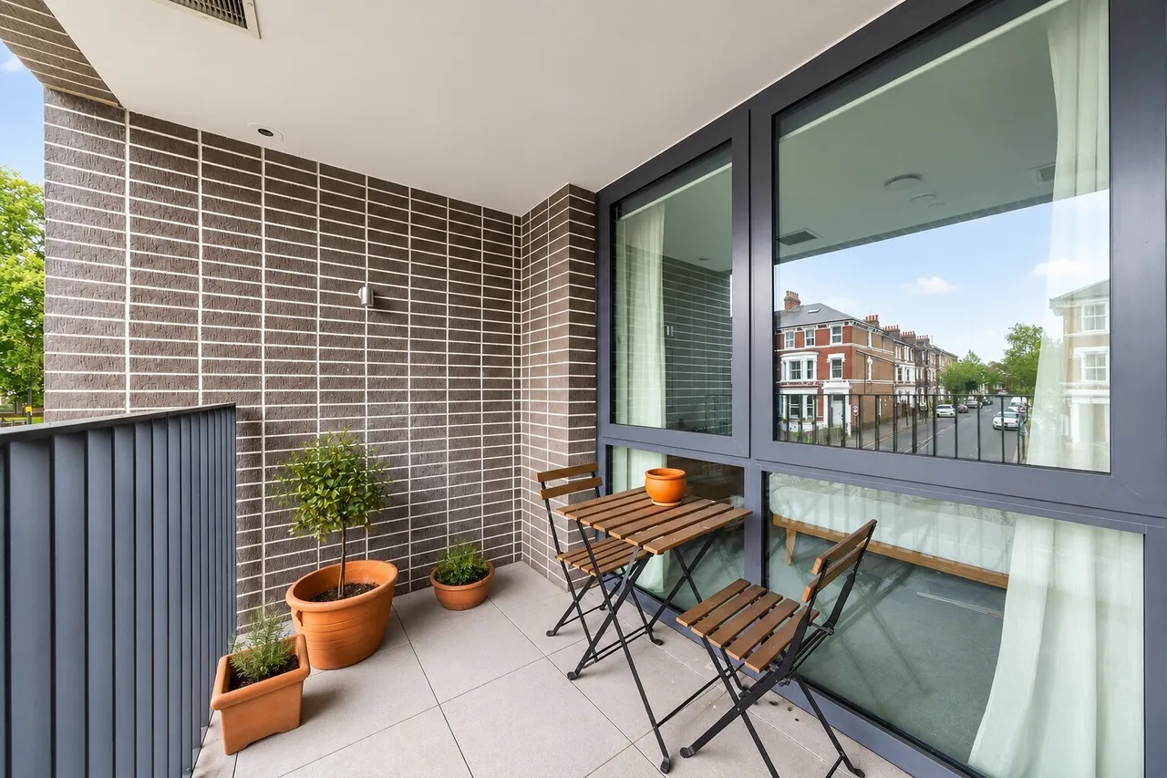 Clapham Road, London, SW9, photo 2