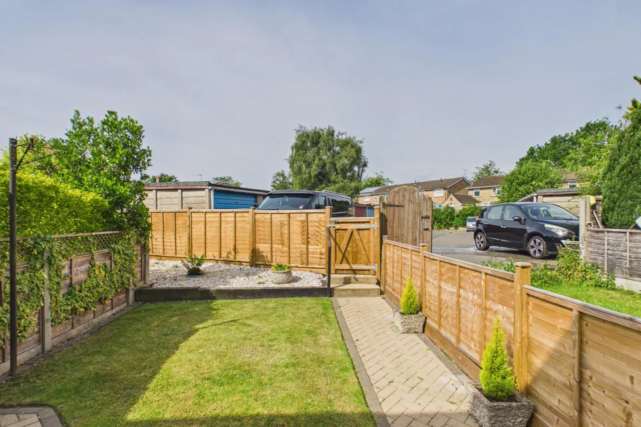 Vicarage Lane, Bovingdon, HP3, photo 2