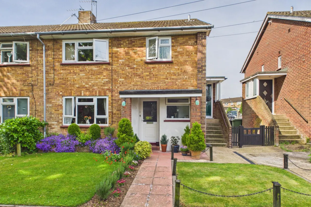 1 bed flat for sale, Vicarage Lane, Bovingdon, HP3