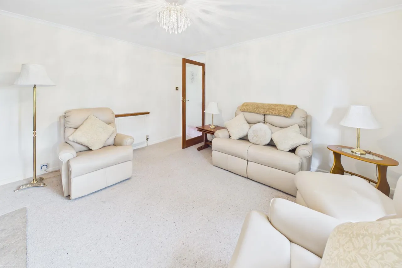 Vicarage Lane, Bovingdon, HP3, photo 4