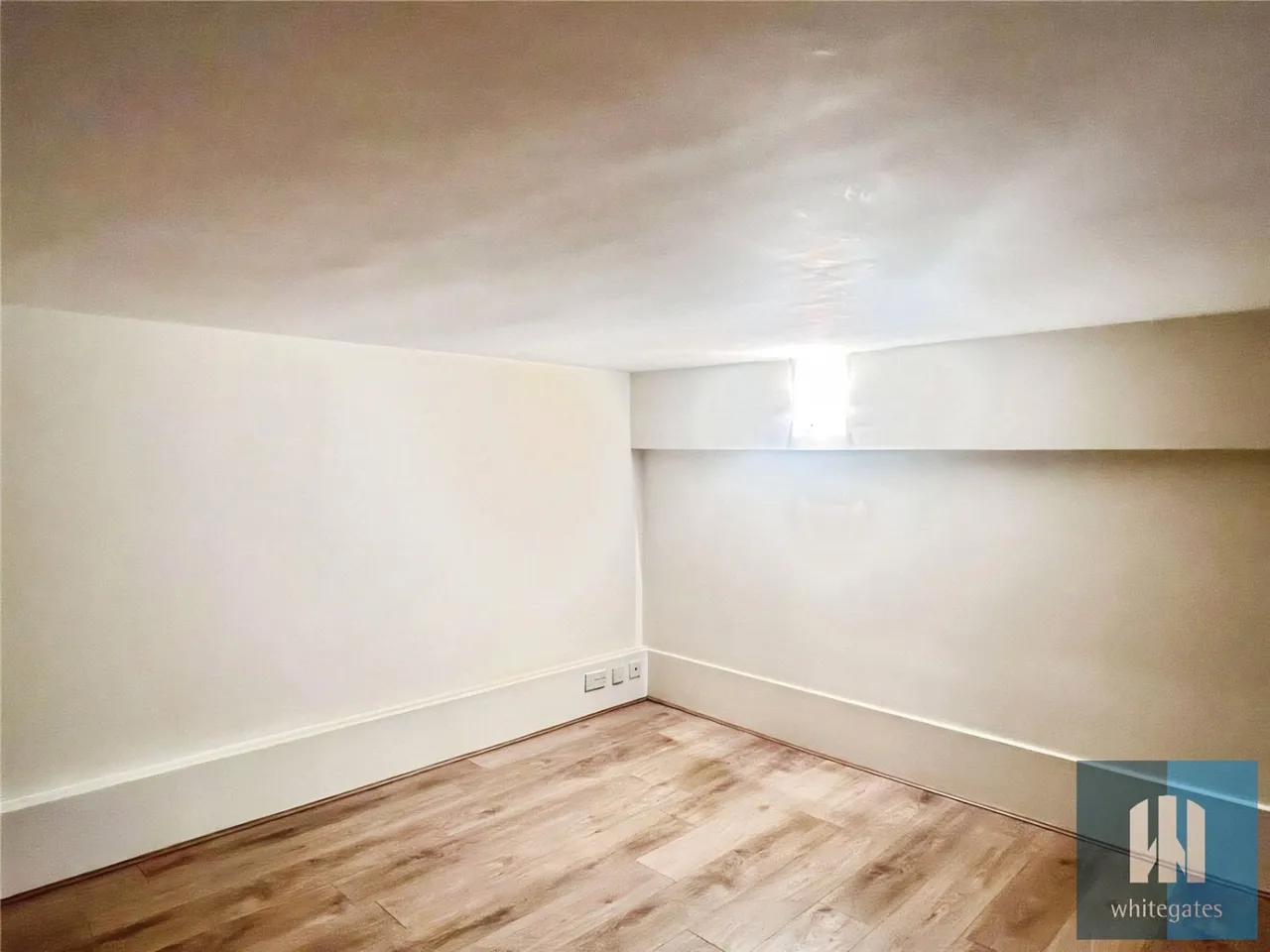 Bradford Road, Dewsbury, WF13, photo 8