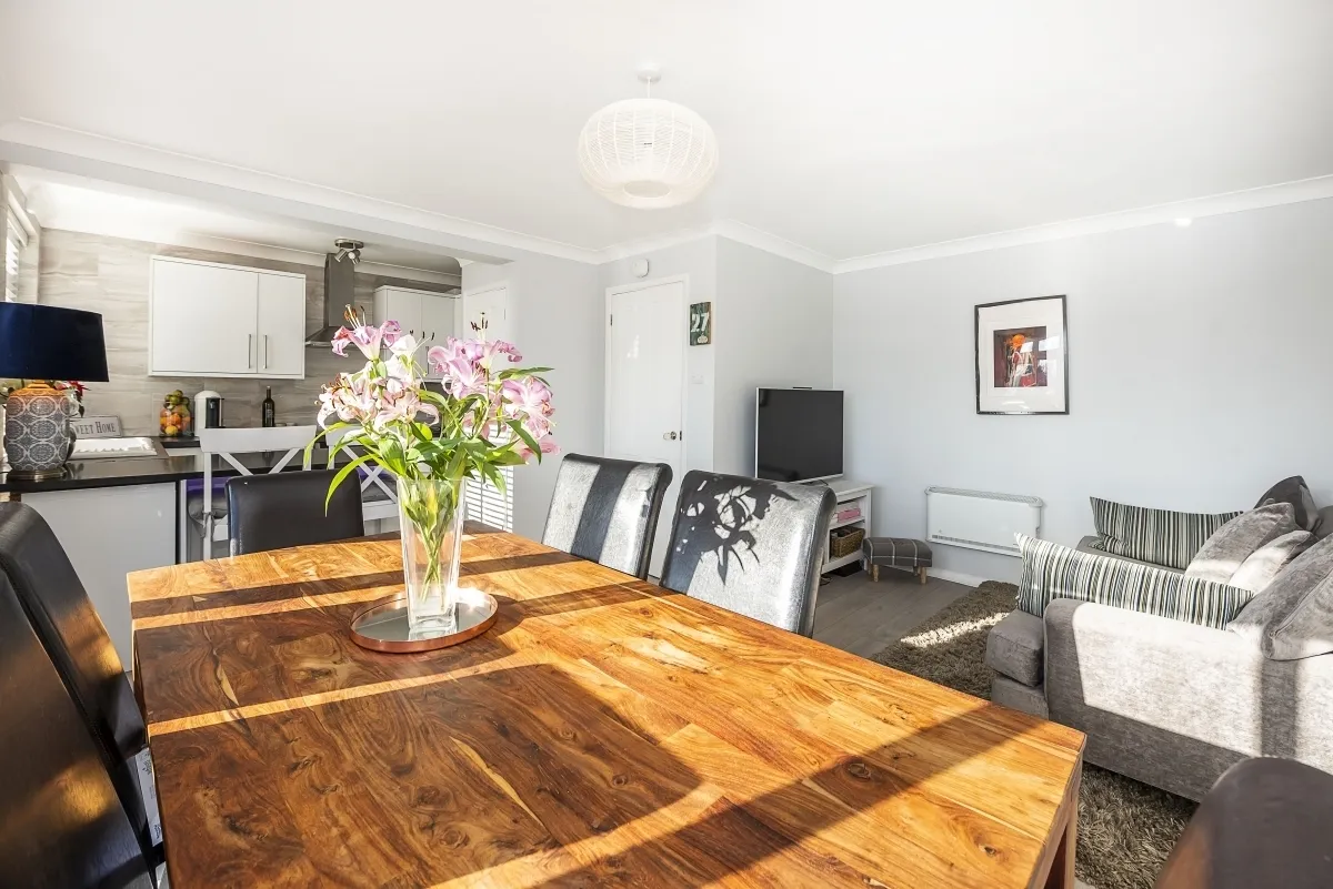 1 bed flat to rent — St. Mark's Hill KT6