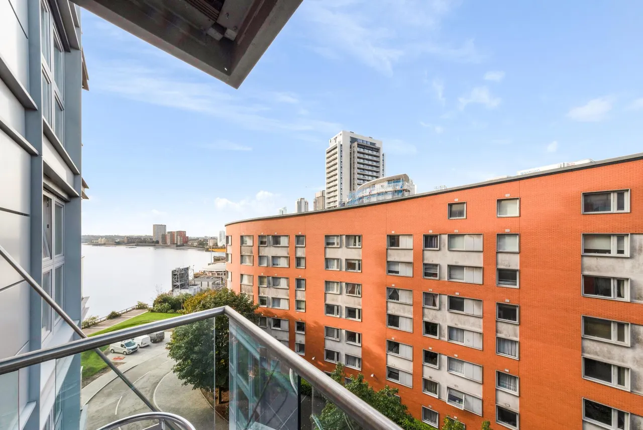 1 bed flat for sale, New Providence Wharf, E14