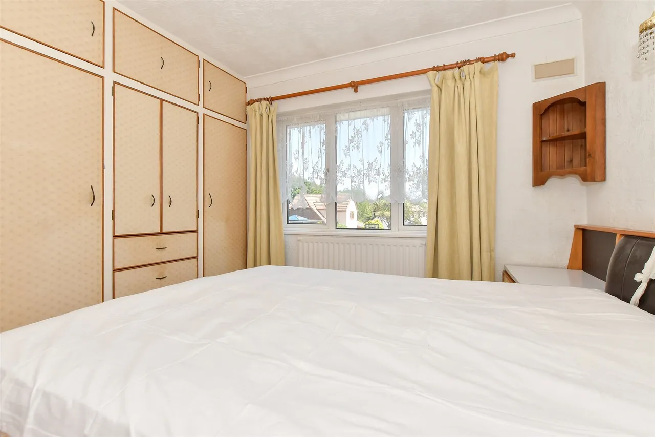 Chaseside Close, Romford, RM1, photo 10