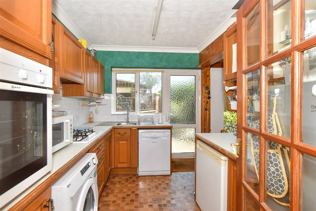 Chaseside Close, Romford, RM1, photo 5
