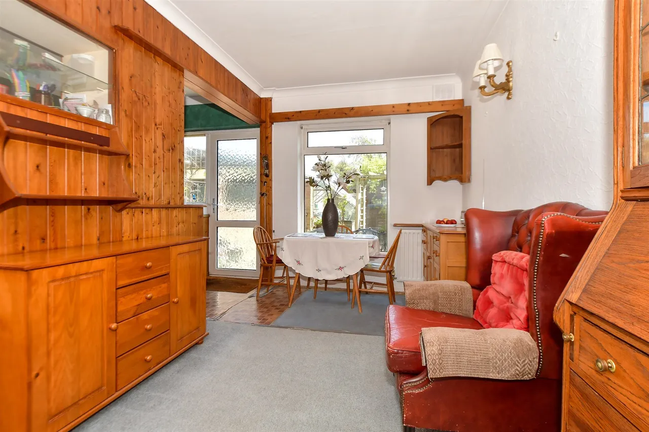 Chaseside Close, Romford, RM1, photo 6