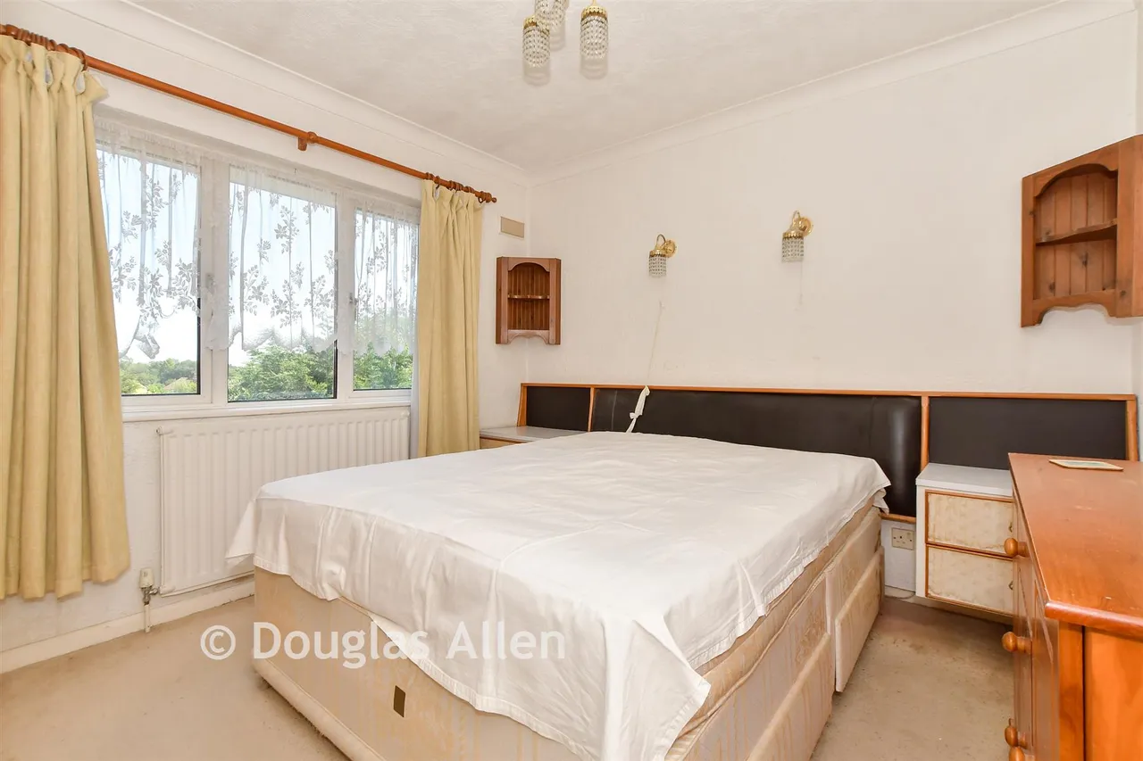 Chaseside Close, Romford, RM1, photo 11