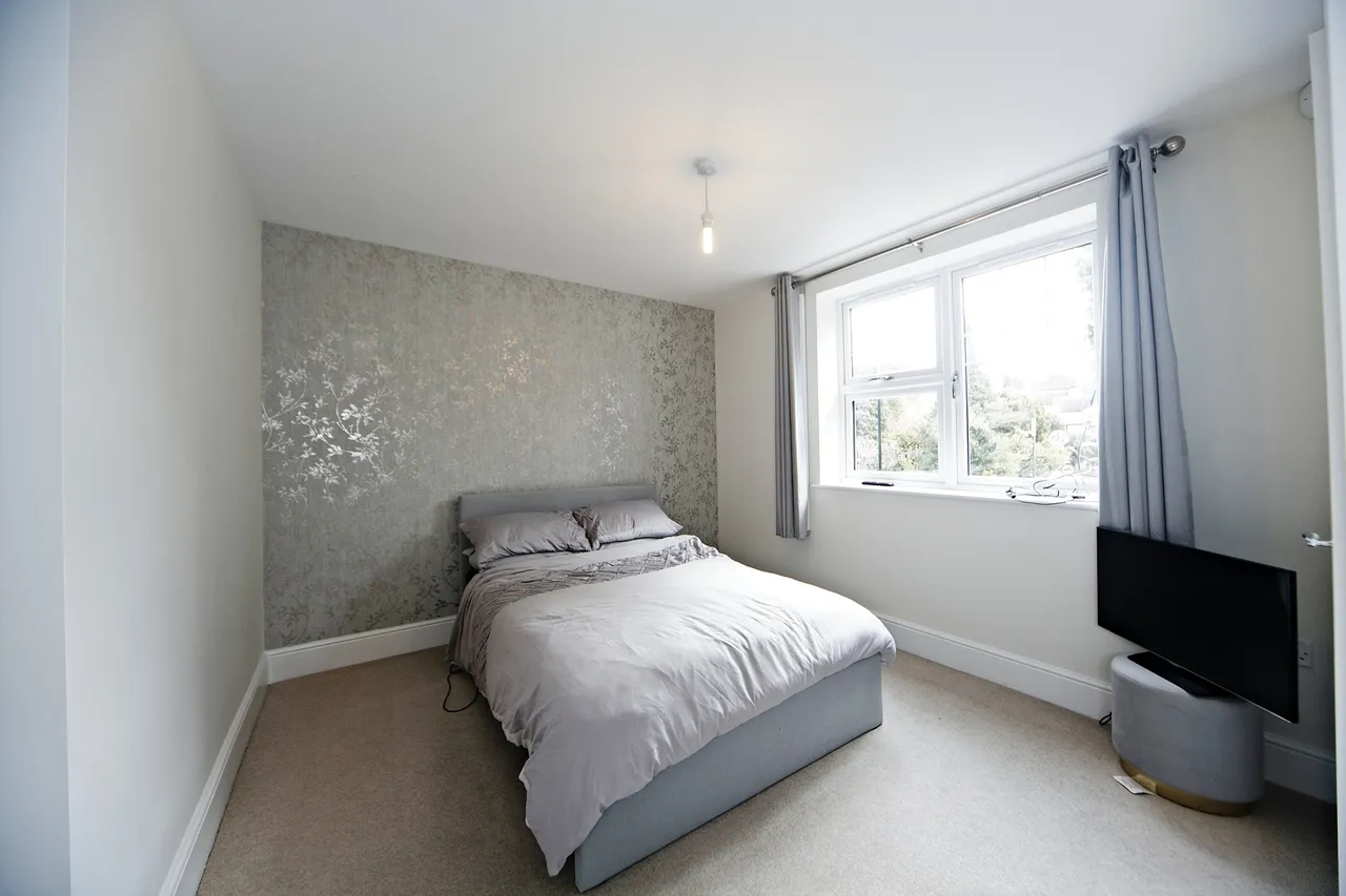 Woodcote Valley Road, Purley, CR8, photo 13