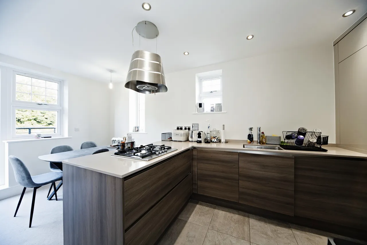 Woodcote Valley Road, Purley, CR8, photo 3
