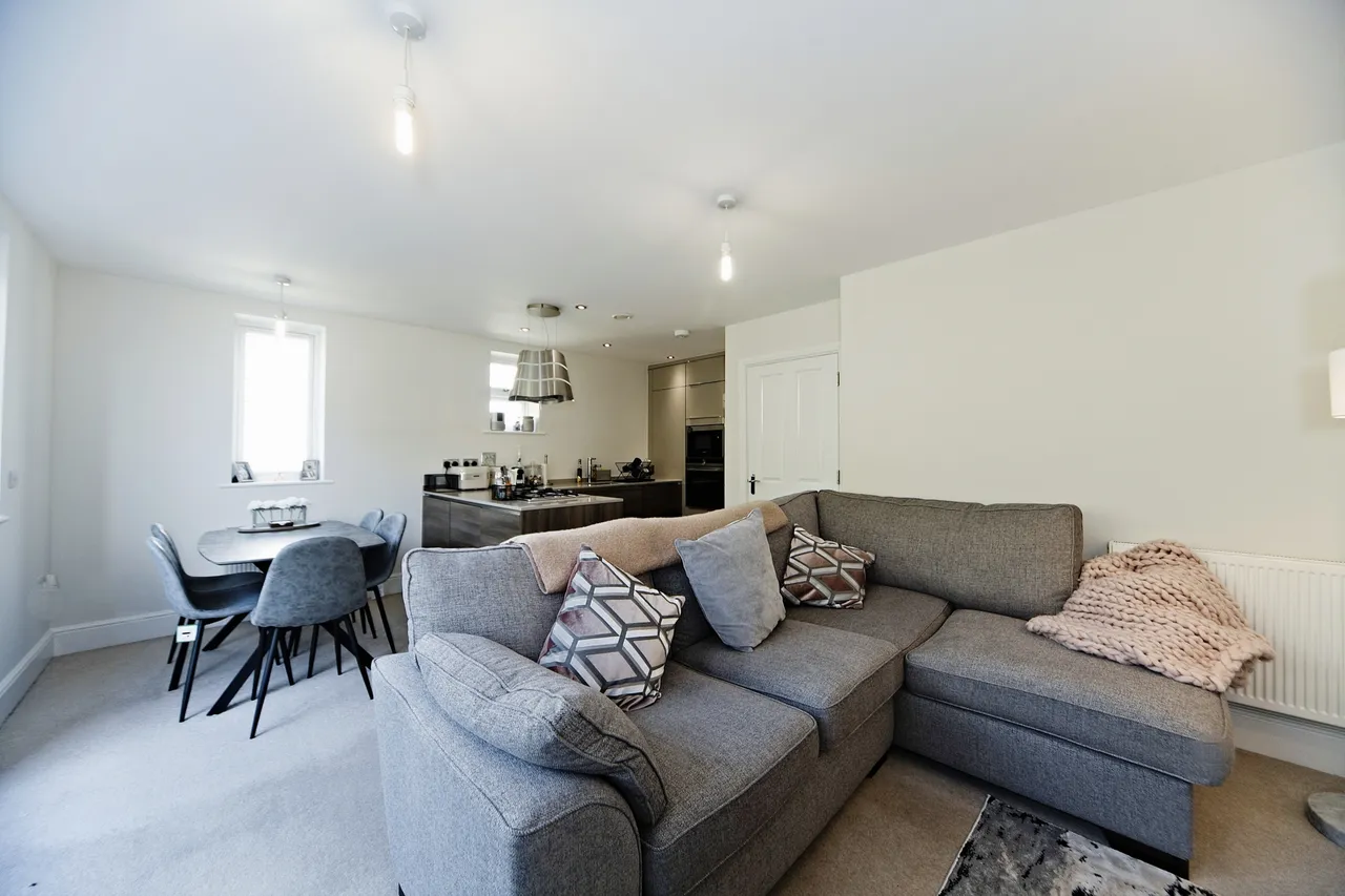 Woodcote Valley Road, Purley, CR8, photo 2