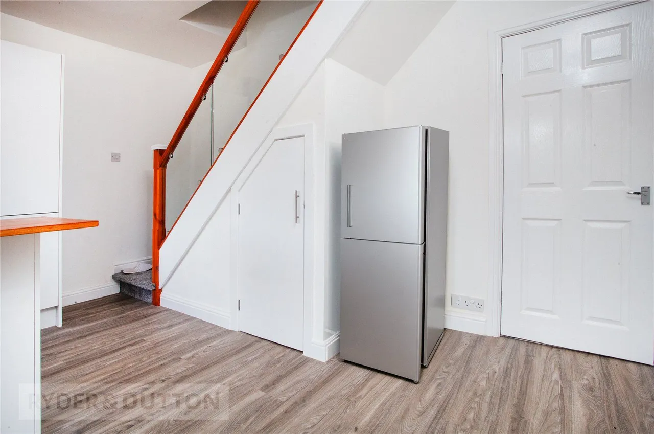 Clarendon Street, Lowerplace, OL16, photo 11