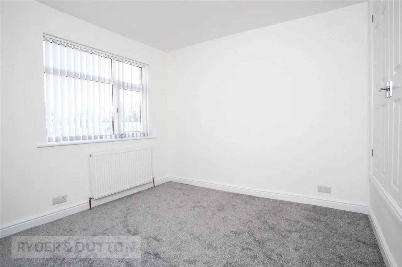 Clarendon Street, Lowerplace, OL16, photo 6