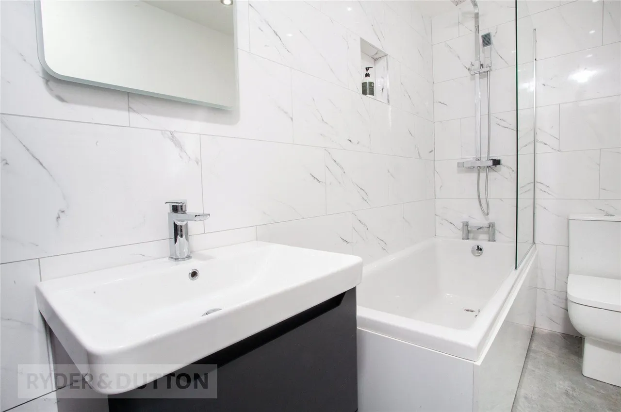 Clarendon Street, Lowerplace, OL16, photo 15