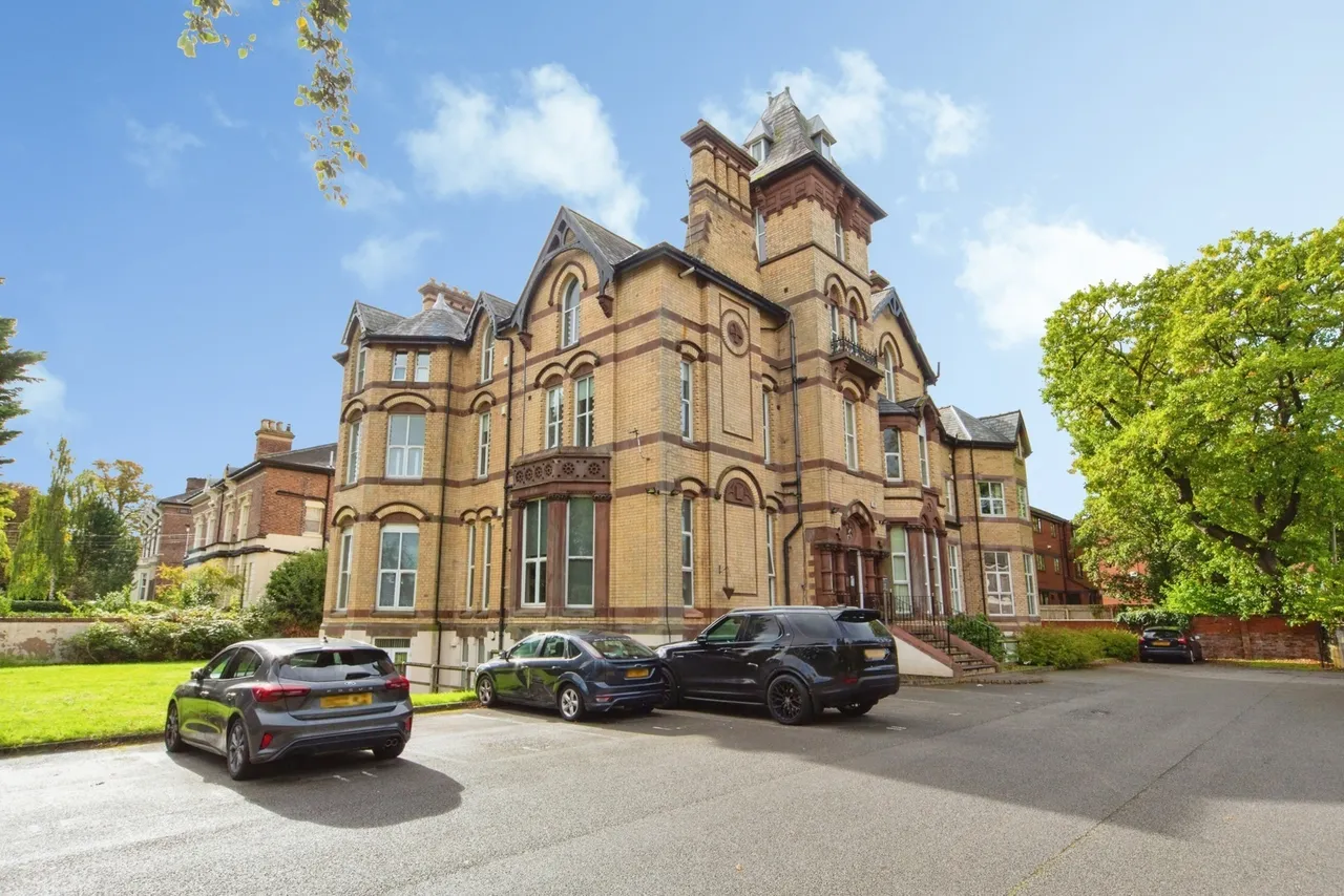 2 bed property for sale, Beresford Road, Oxton, CH43